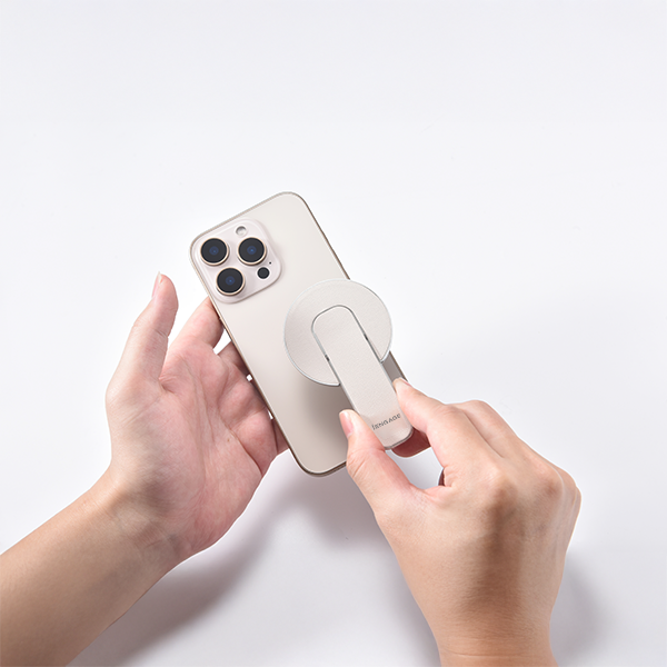 iEngaage Magsafe Finger Grip With Hinge Stand (White)